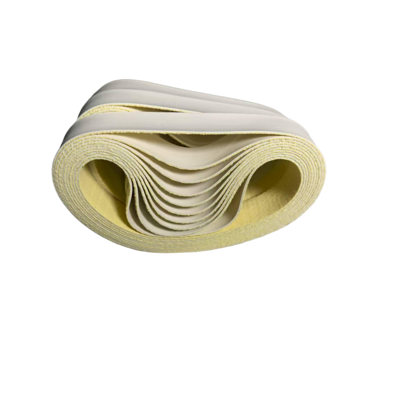 Heat-resistant flat conveyor belt for heat sealing machines